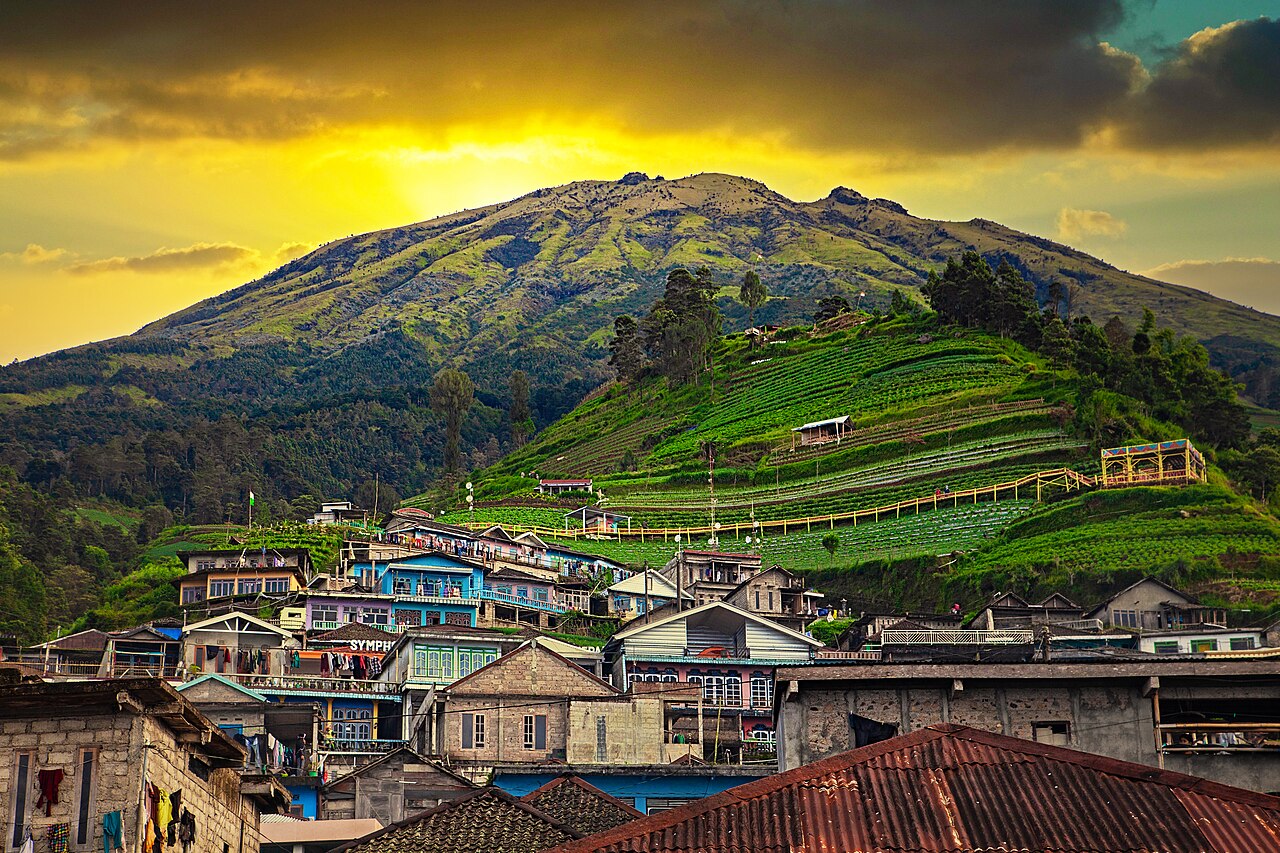 Nepal Van Java, village aux maisons peintes sur le flanc du mont Sumbing