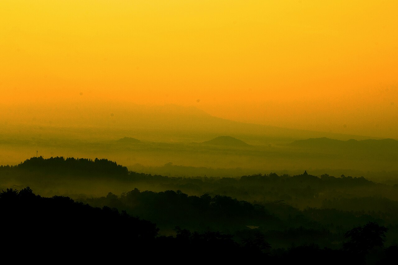 Lever de soleil vu depuis Punthuk Setumbu
